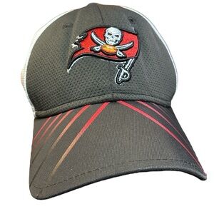 New Era Tampa Bay Buccaneers Stretch Fit Hat White‎ Pewter and Red Size S/M